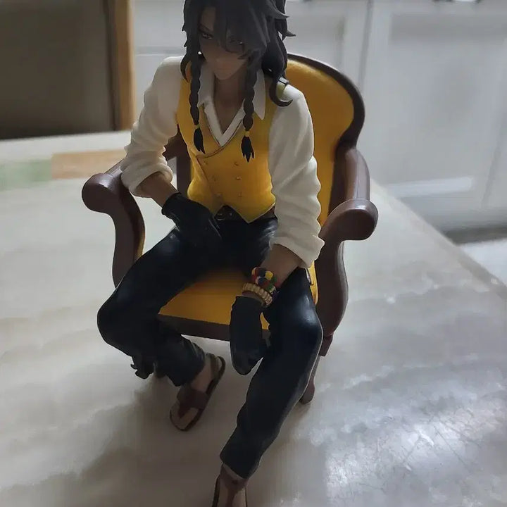 [BUNJANG] Twisted Wonderland Leona Chair Figure / 트위스테 트위스티드 원더랜드 레오나 의자 피규어