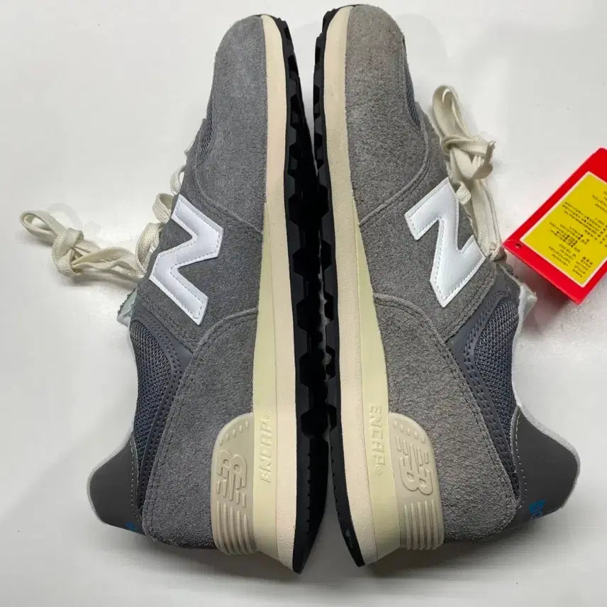 [BUNJANG] New Balance 574 Heritage Grey Sneakers (275mm) / 새상품)뉴발란스 574 헤리티지 그레이 . 275mm