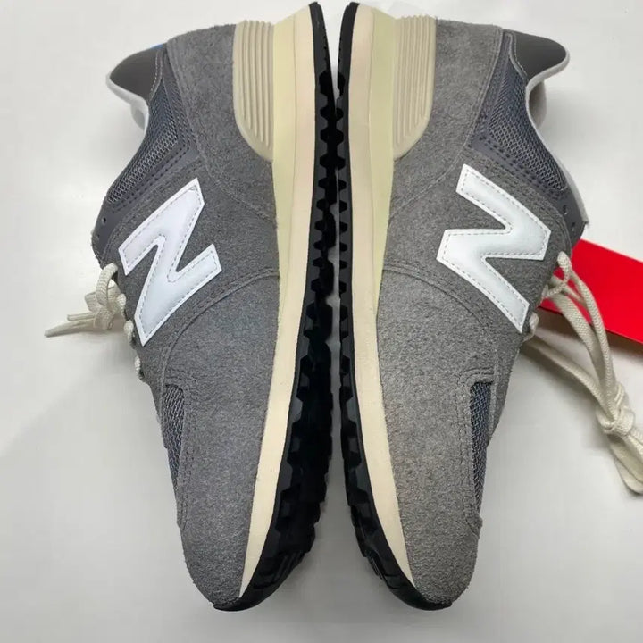 [BUNJANG] New Balance 574 Heritage Grey Sneakers (275mm) / 새상품)뉴발란스 574 헤리티지 그레이 . 275mm