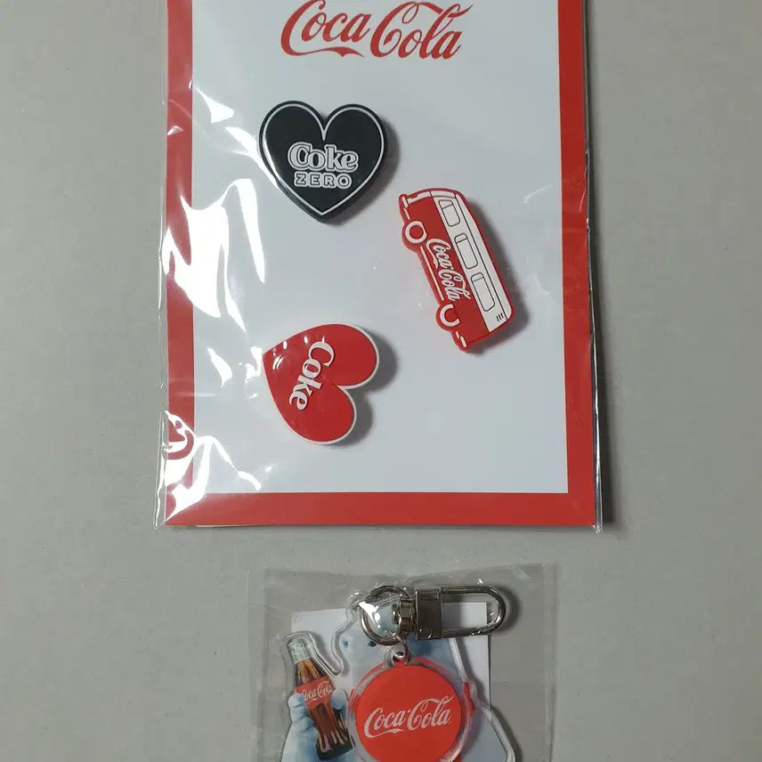 [BUNJANG] Coca-Cola Promotional Items Set (Shoe Charms, Keychain, Tin Case, Can Opener) / 코카콜라 증정용 소품 (슈즈참 / 키링 / 틴케이스 / 콕따)