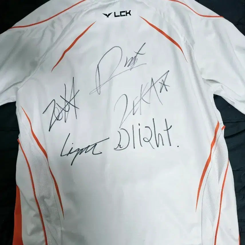 [BUNJANG] HLE Official Signed Jersey 110 Zeus Peanut Zeka Viper Delight / HLE 유니폼 110 제우스 피넛 제카 바이퍼 딜라이트 사인