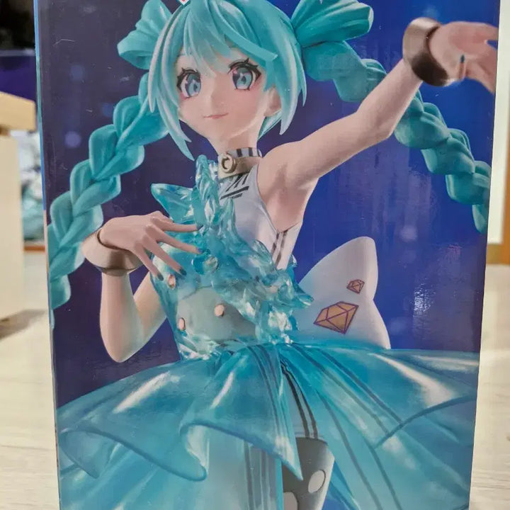 [BUNJANG] Hatsune Miku EVOLVE Clearluxe Emerald Gem Figure (Sealed) / [미개봉] 하츠네 미쿠 EVOLVE Clearluxe 에메랄드 젬 피규어