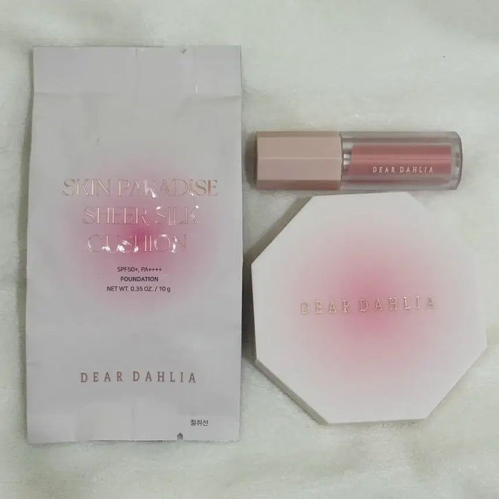 [BUNJANG] Dear Dahlia Skin Paradise Sheer Silk Cushion Case + Refill (Shade 21 Peach Ivory) with Beary Mini Blusher / 디어달리아 스킨 파라다이스 쉬어실크 쿠션 케이스+ 리필21호 피치아이보리