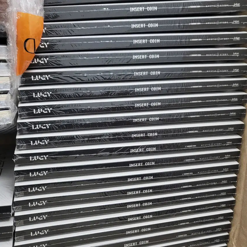 [BUNJANG] LUCY Insert Coin Album (Sealed) / 루시 인서트코인 미개봉 판매합니다