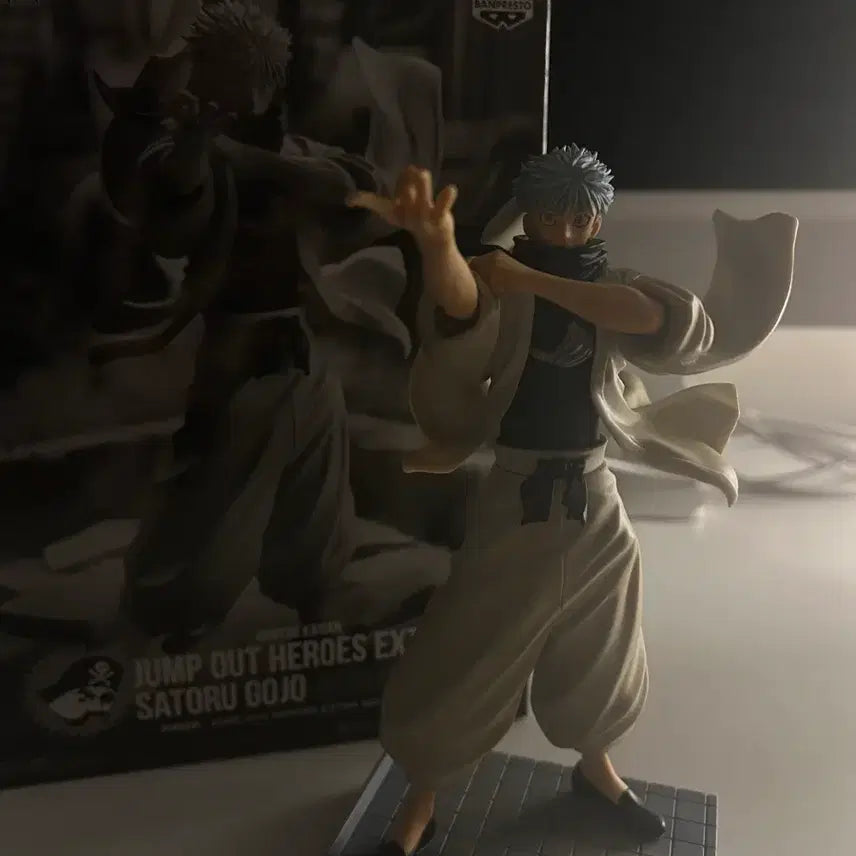 [BUNJANG] Giga Jump Gojo Satoru Figure (Opened Display) / 개봉전시) 기가점프 당주 고죠 사토루 피규어