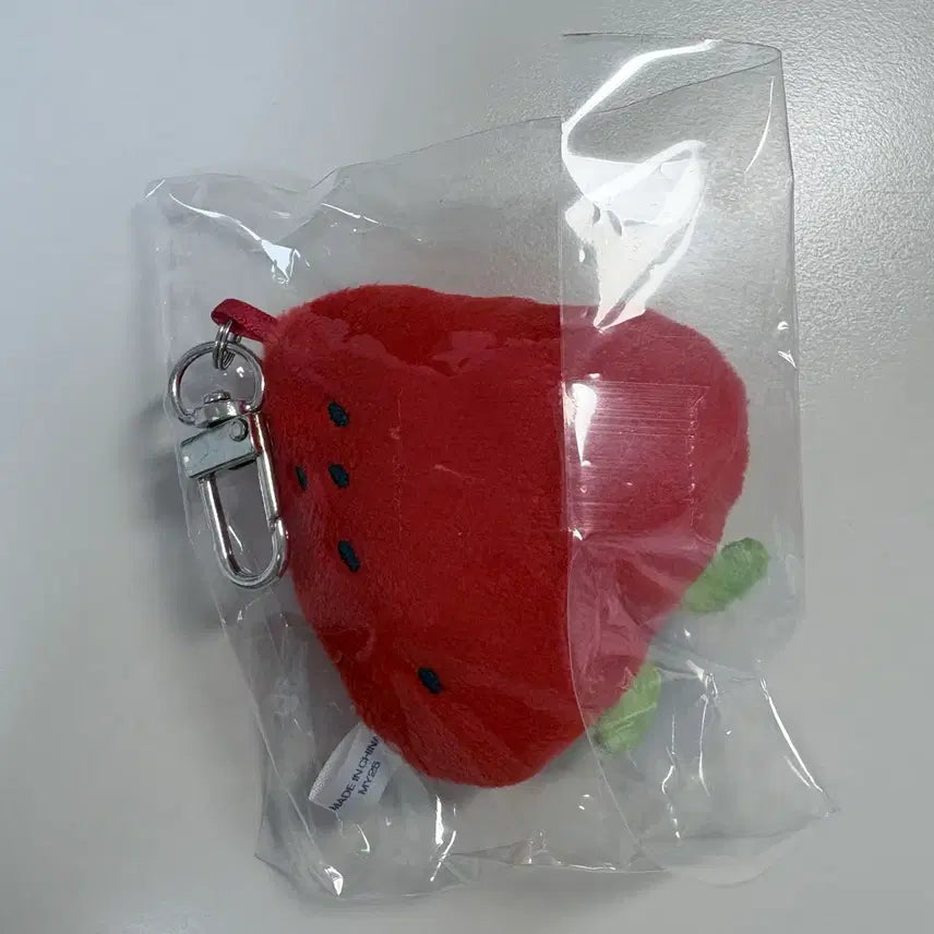 [BUNJANG] Ichigo-Gotchi Strawberry Doll Keychain / 다마고치 이치고치 딸기 인형 키링