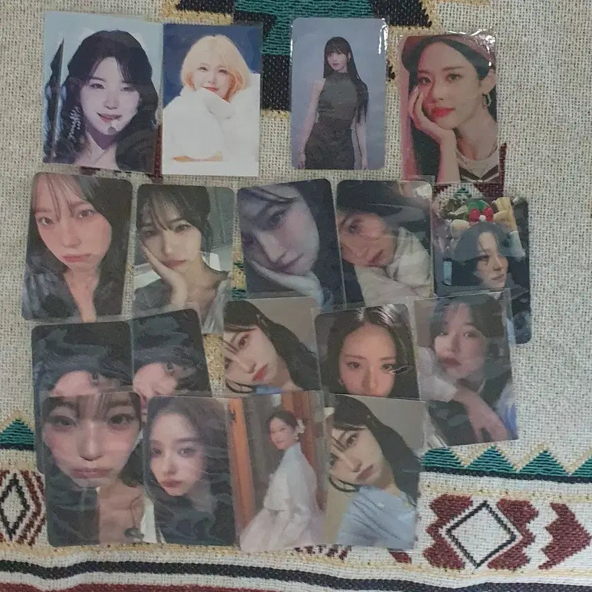 [BUNJANG] Fromis_9 Baek Ji-heon Merchandise Bundle / 택포) 프로미스나인 굿즈 백지헌 등 모음 일괄
