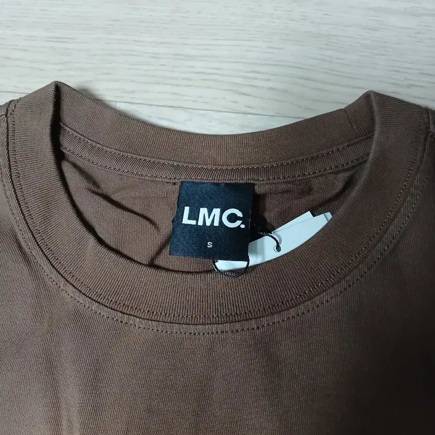 [BUNJANG] LMC Brown Logo Short Sleeve Cropped T-Shirt / [LMC] 브라운 로고 반팔 크롭티셔츠 새상품