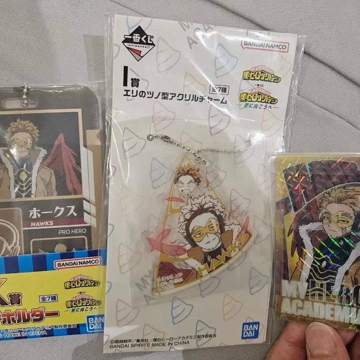 [BUNJANG] My Hero Academia Hawks Card Holder, Acrylic Charm Keychain, and Card Set (Sealed) / 미개봉) 나히아 제일복권 호크스 카드홀더 + 아크릴 참 키링+ 카드