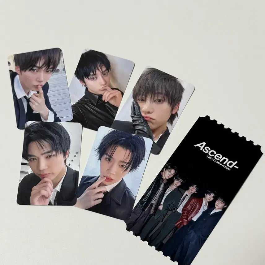 [BUNJANG] ZB1 Comeback Premiere Photocard + Ticket Bundle Set / 제베원 컴백 프리미어 포카+티켓 일괄양도