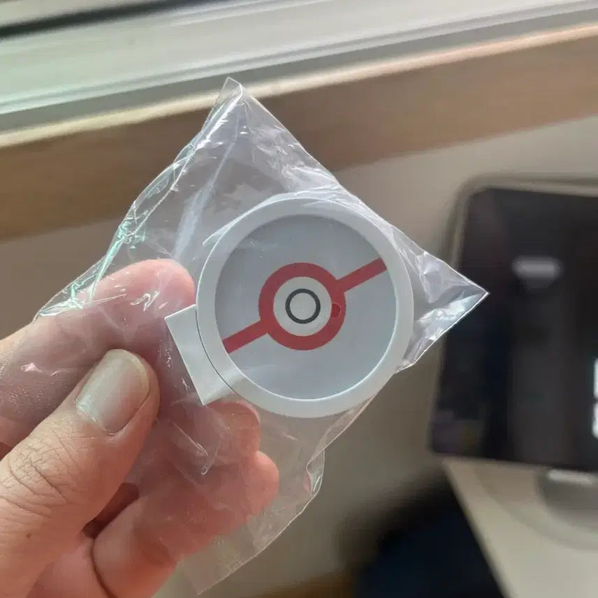 [BUNJANG] 30th Anniversary Pokemon Seongsudang Light Magnet Gachapon / 30주년 포켓몬스터 성수 라이트 마그넷 가챠