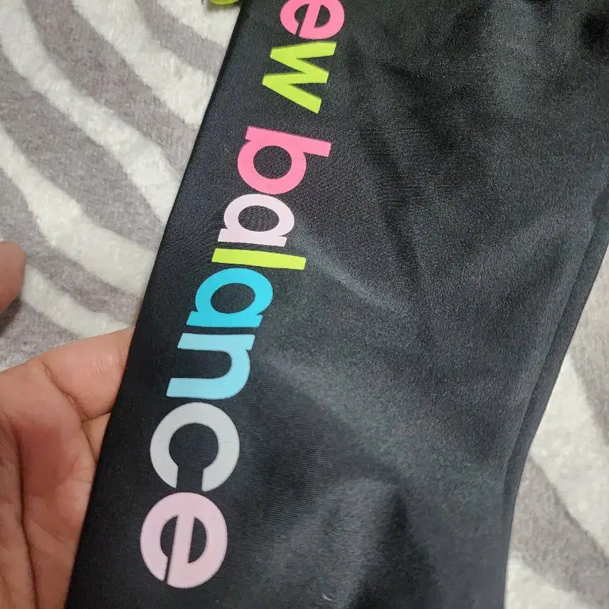 [BUNJANG] New Balance Kids Swimsuit Set (Black/Pink/Fluorescent) Size 100 / 뉴발란스 키즈 수영복 세트 (블랙/핑크/형광) 100