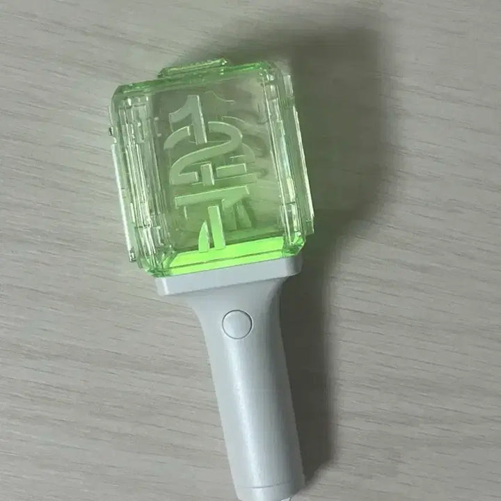[BUNJANG] NCT 127 Mini Official Lightstick / 엔시티 127 미니!! 응원봉 (탈덕 처분)