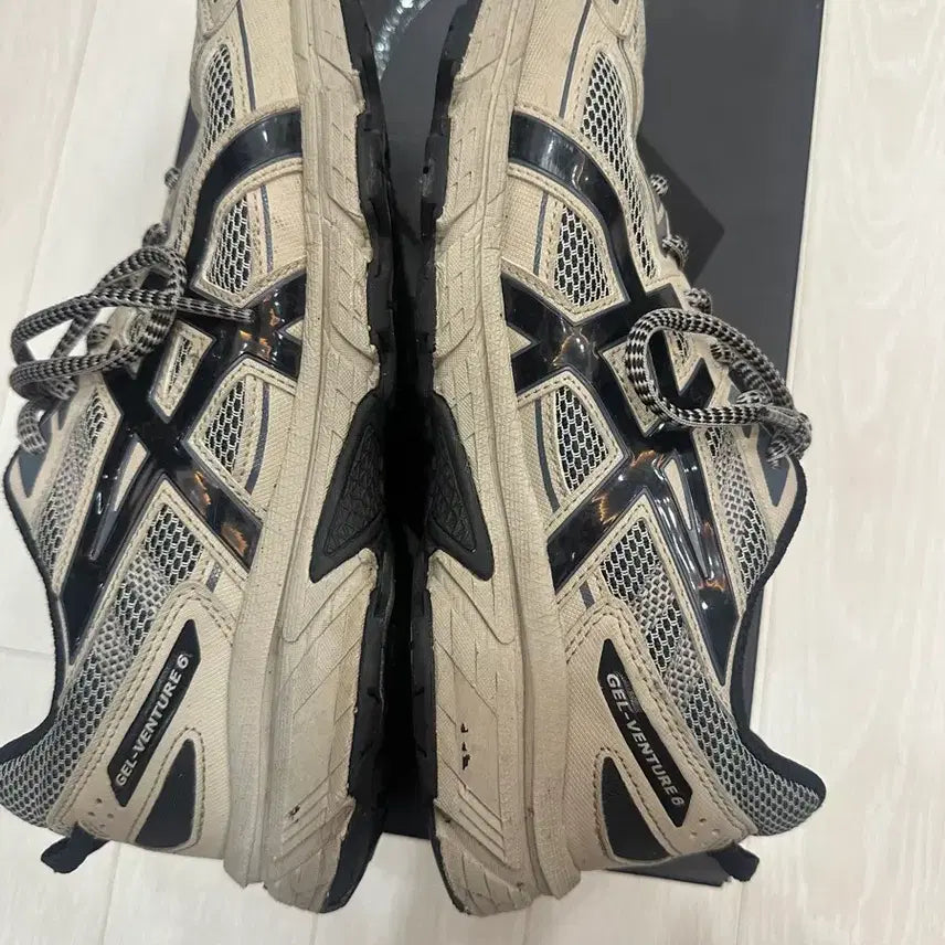 [BUNJANG] ASICS Gel-Venture 6 Feather Grey/Black Shoes (270) / [270] 아식스 젤 벤쳐 6 페더그레이블랙