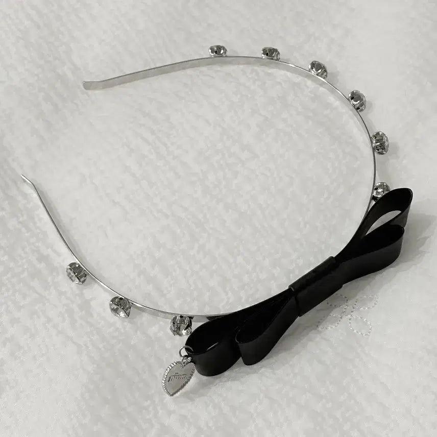 [BUNJANG] Pium Bejeweled Ribbon Leather Headband / 피움 리본 비쥬 가죽 머리띠 카츄샤 지뢰계 양산형