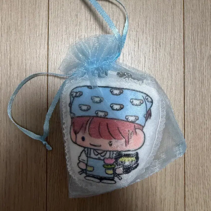 [BUNJANG] ANDTEAM Eiji Cushion Keychain / 북슬이 앤팀 의주 키링 비공굿
