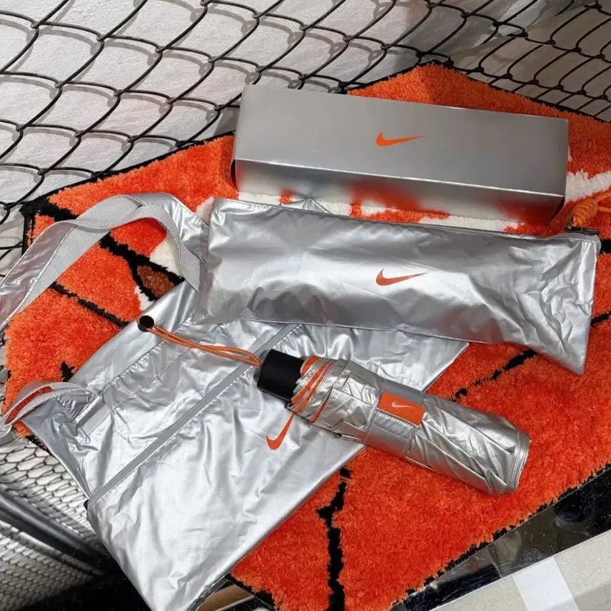 [BUNJANG] Nike Japan Limited Edition Silver/Orange Umbrella Bag Set / (새상품) 나이키 재팬 한정판 실버/오렌지 우산 가방 세트