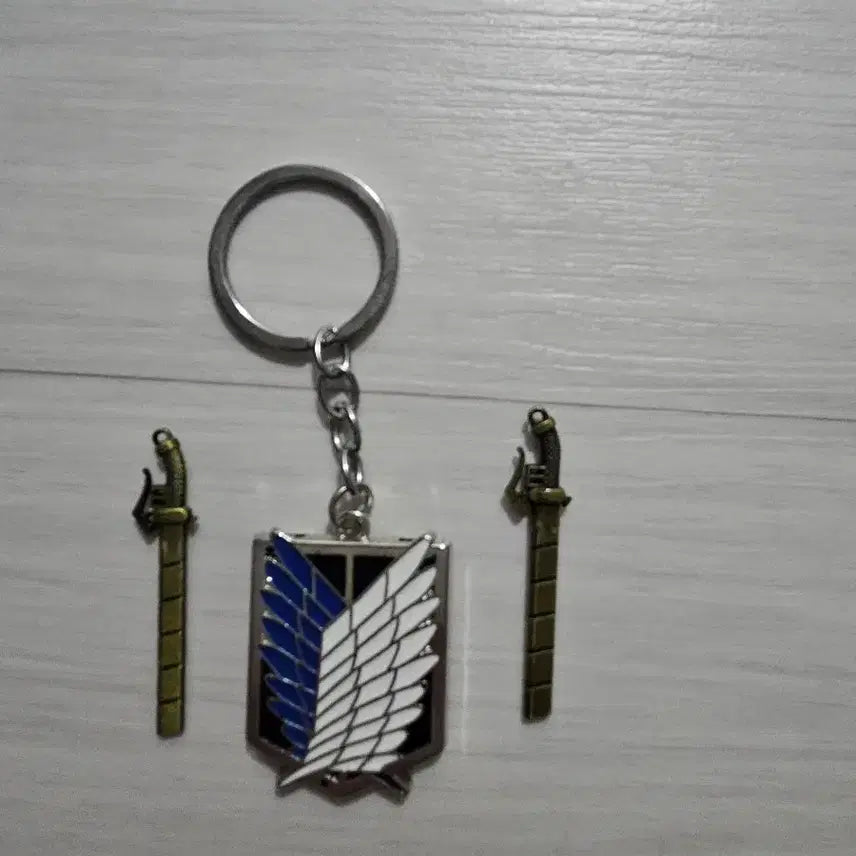 [BUNJANG] Attack on Titan Survey Corps Keychain / 진격의 거인 조사병단 열쇠고리