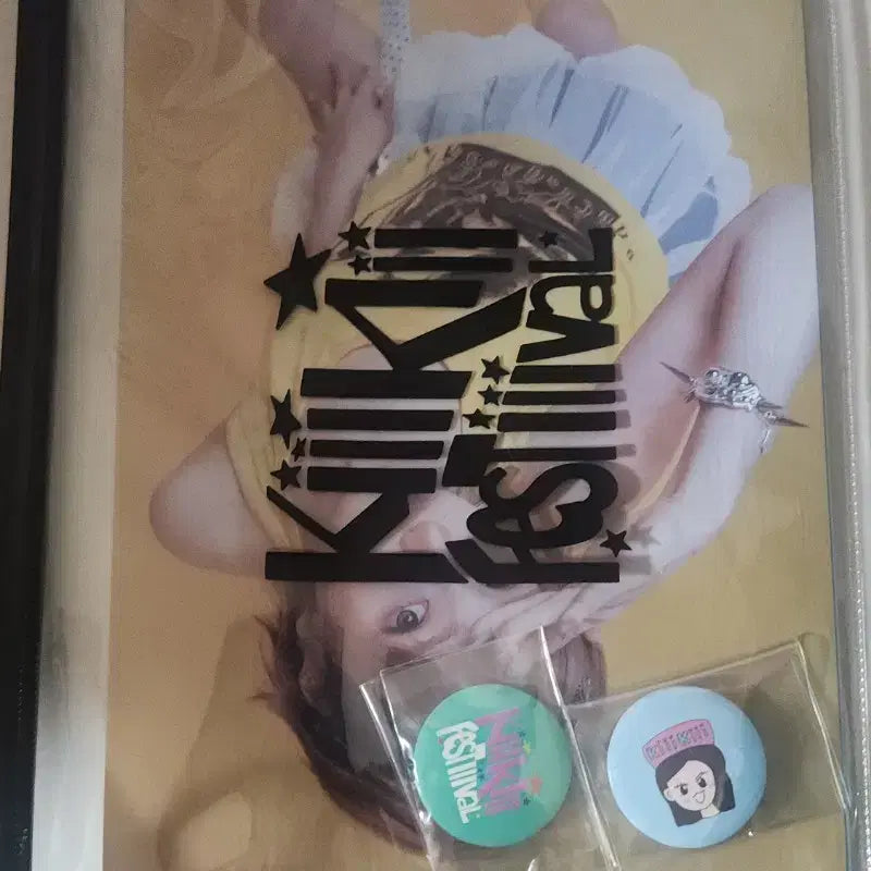 [BUNJANG] Kiki Fan Concert Ticky Zone Kit Postcard Set + Random Badge / [판매] 키키 팬콘 티키존 키트
