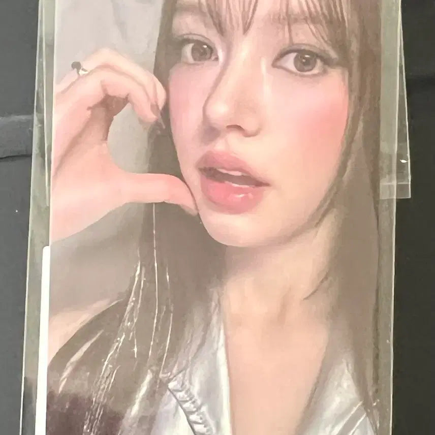[BUNJANG] Mujer Korean Perfume Moon Chanel Photocard A / 무지개맨션 문샤넬 포토카드 A