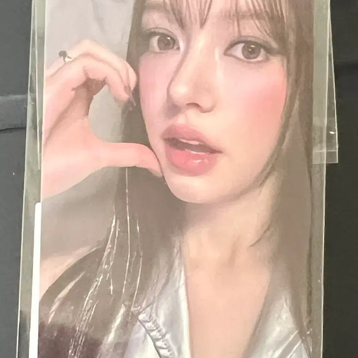 [BUNJANG] Mujer Korean Perfume Moon Chanel Photocard A / 무지개맨션 문샤넬 포토카드 A