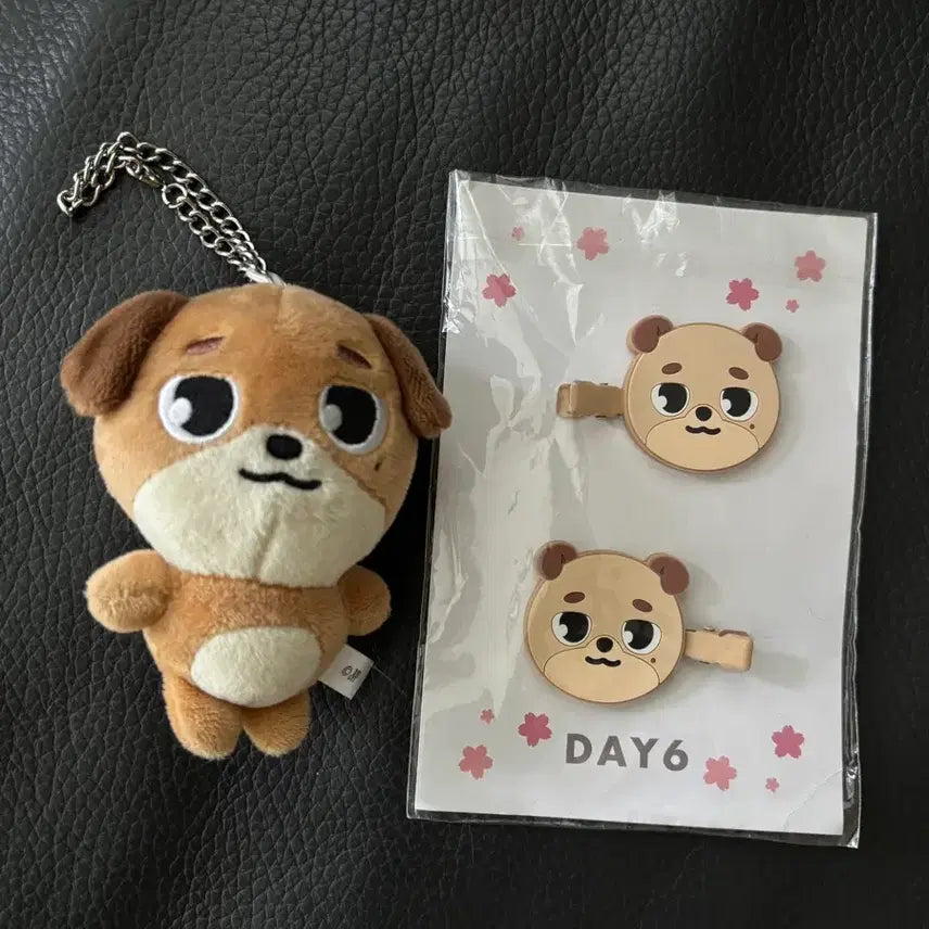 [BUNJANG] DAY6 DEnimals Don Hairpin &amp; Bag Charm Bundle Set / 데이식스 데니멀즈 돈 백참 헤어핀 일괄판매