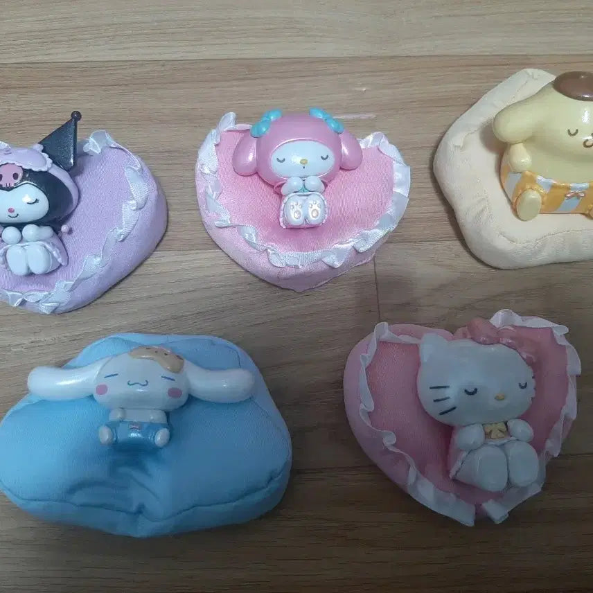 [BUNJANG] Sanrio Sofa Series Figures Set (5 Types) / 산리오 소파시리즈 피규어 5종
