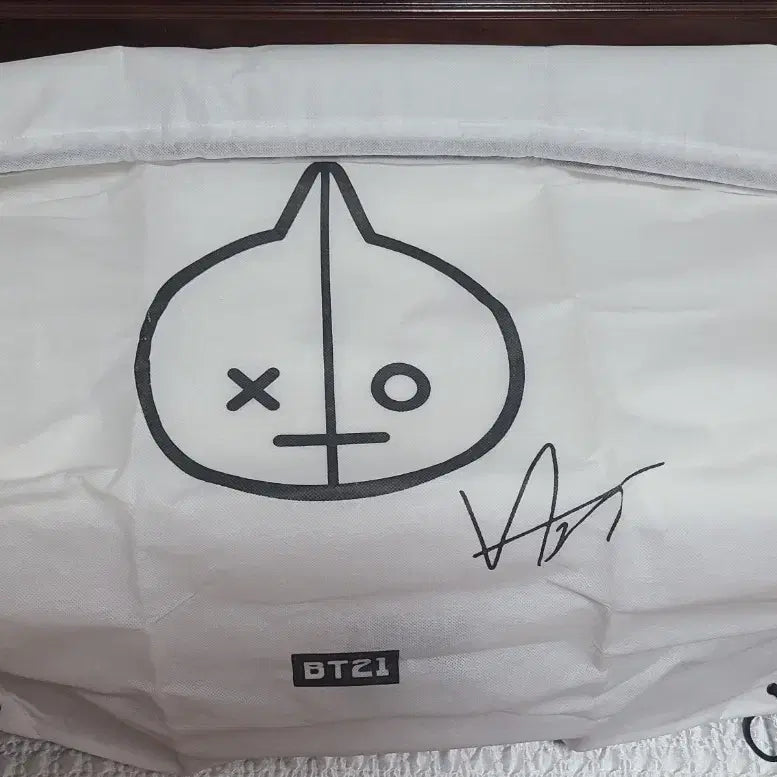 [BUNJANG] BTS BT21 VAN Large Cushion + Non-woven Bag / BTS 방탄소년단 BT21 VAN 반 대형쿠션 + 부직포가방
