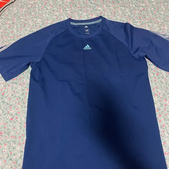 [BUNJANG] Adidas T-Shirt Bundle (2 Items) / 아디다스 티셔츠 2장