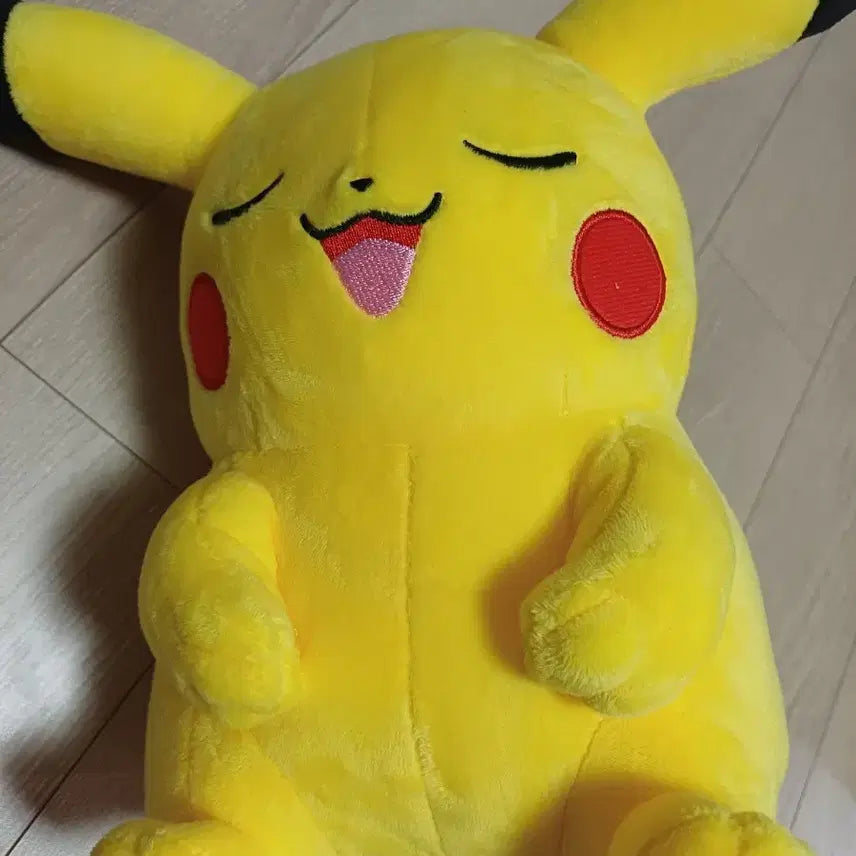 [BUNJANG] Authentic Pikachu Plush Toy / 피카츄 인형