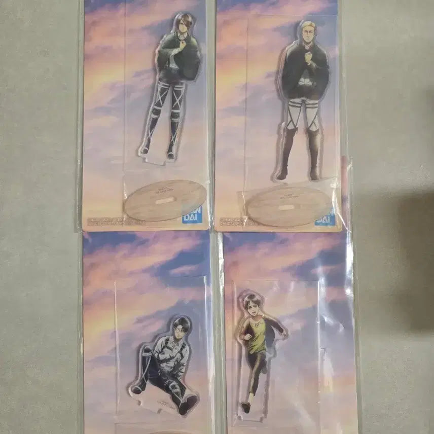 [BUNJANG] Attack on Titan Ichiban Kuji Acrylic Stand Set (4 Types) / 진격의거인 각자의결의 제일복권 이치방쿠지 아크릴스탠드 4종