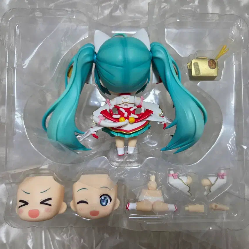 [BUNJANG] Nendoroid 1777 Maneki Miku Hatsune Miku Vocaloid Figure / 넨도로이드 1777 마네키 미쿠 피규어 하츠네 미쿠 보카로 넨도