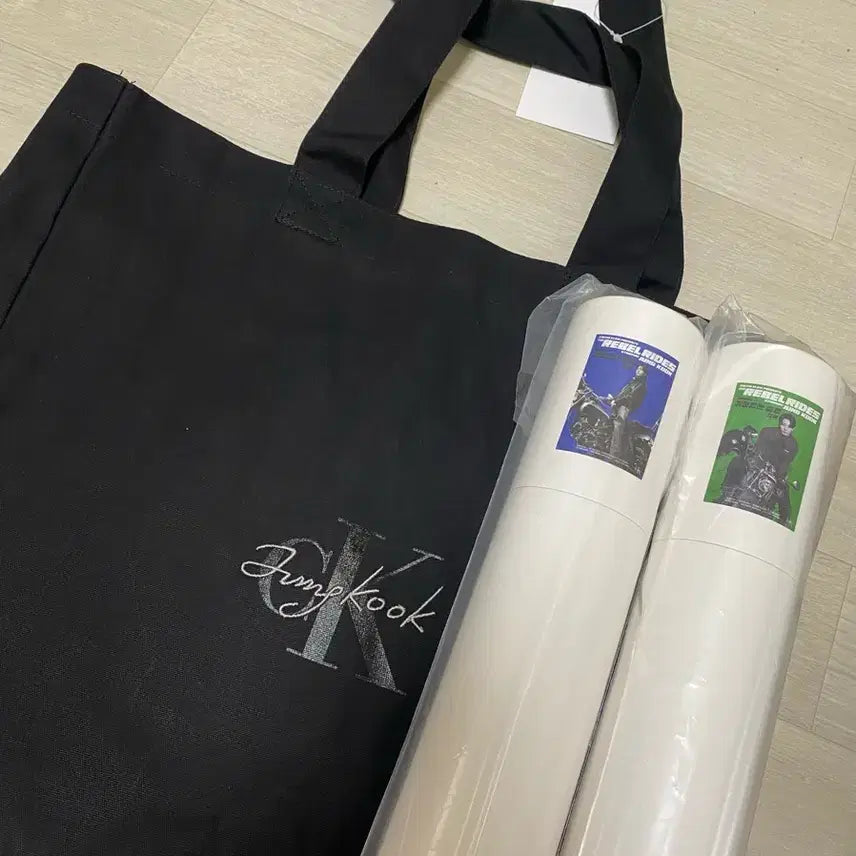 [BUNJANG] Calvin Klein Jungkook Tote Bag &amp; Poster Set / 정국 캘빈클라인 Calvin Klein 토트백&amp;포스터2종 일괄