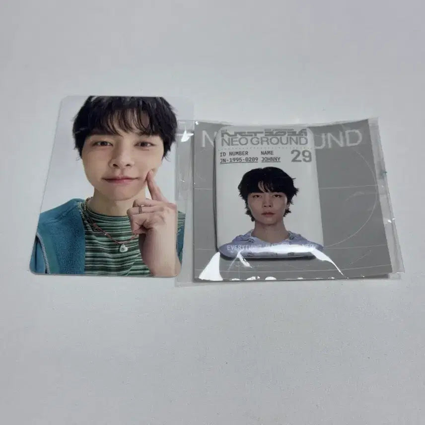 [BUNJANG] Johnny 10th Anniversary Pop-Up Neo City: Japan Trading Card &amp; Badge Set / 세트) 쟈니 뱃지 트레카 10주년 팝업 네오 그라운드