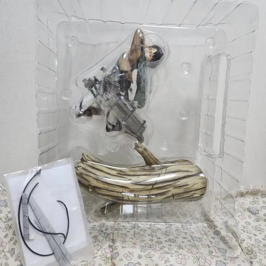[BUNJANG] Kotobukiya Levi Ackerman Attack on Titan Figure / [당일발송] 진격의거인 코토부키야 리바이 피규어 진격거