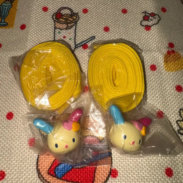[BUNJANG] Sanrio Usahana Shoelace Charms / 고전 산리오 우사하나 신발끈 우사하나 꾸미기 신꾸