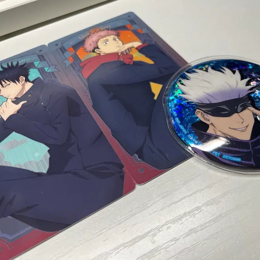 [BUNJANG] Jujutsu Kaisen Satoru Gojo Badge + 2 Photocards Set / 주술회전 고죠 사토루 뱃지 + 카드 2장