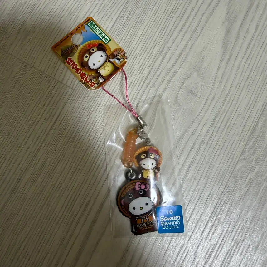[BUNJANG] Sanrio Hello Kitty Shigaraki Tanuki Strap (Vintage) / 헬로키티 시가 한정 너구리 고전 키티 스트랩