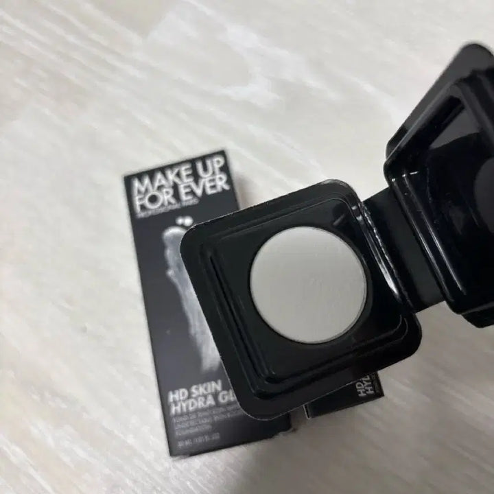[SOLD OUT] (샘플 포함) 메이크업 포에버 HD스킨 파운데이션 하이드라글로우 1R02