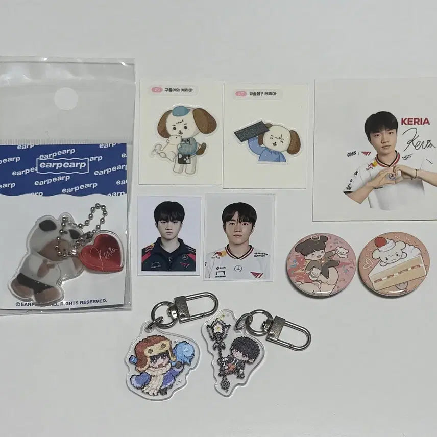 [BUNJANG] T1 Keria Merchandise Bundle / T1 티원 케리아 굿즈 일괄 (어프어프/증명사진/띠부실/캔뱃지/키링)