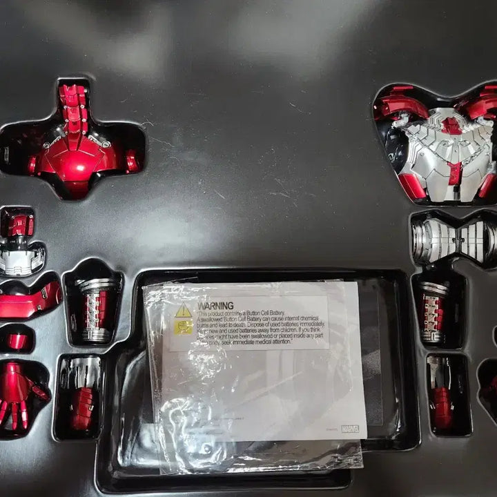 [BUNJANG] Hot Toys Iron Man Mark V Suit Up Deluxe Figure / 핫토이 마크5 슈트업 디럭스 아이언맨 피규어