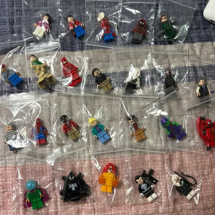 [BUNJANG] LEGO Spider-Man Daily Bugle 24 Minifigure Set / 레고 스파이더맨 데일리뷰글 미니피규어 24종 판매