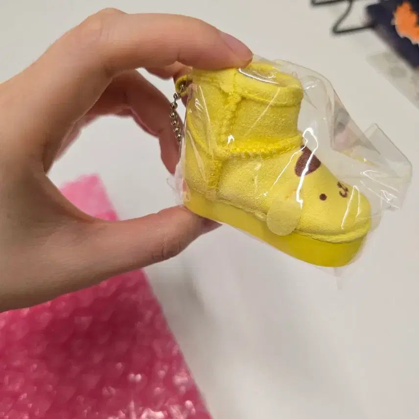 [BUNJANG] Sanrio Pompompurin Ugg Boots Random Keyring / 산리오 폼폼푸린 어그부츠 폼푸 랜덤키링