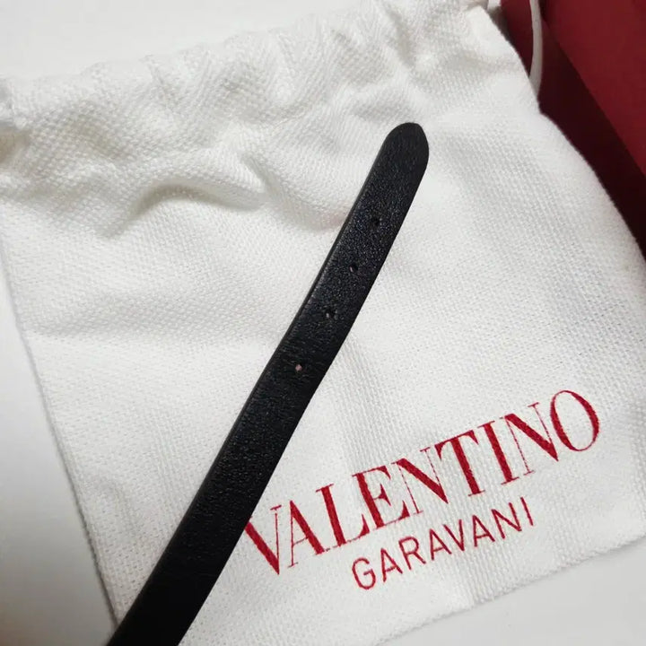 [BUNJANG] Valentino Garavani VLogo Bracelet / 발렌티노 가라바니 v로고 브레이슬릿 팔찌