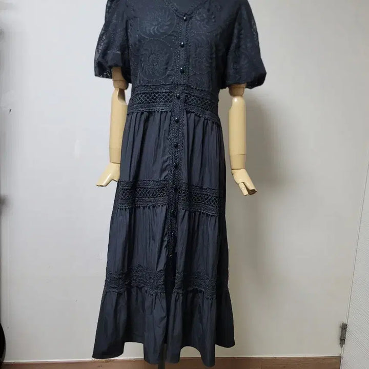 [BUNJANG] Soos Black Lace Puff Sleeve Long Dress / 수스원피스(새)