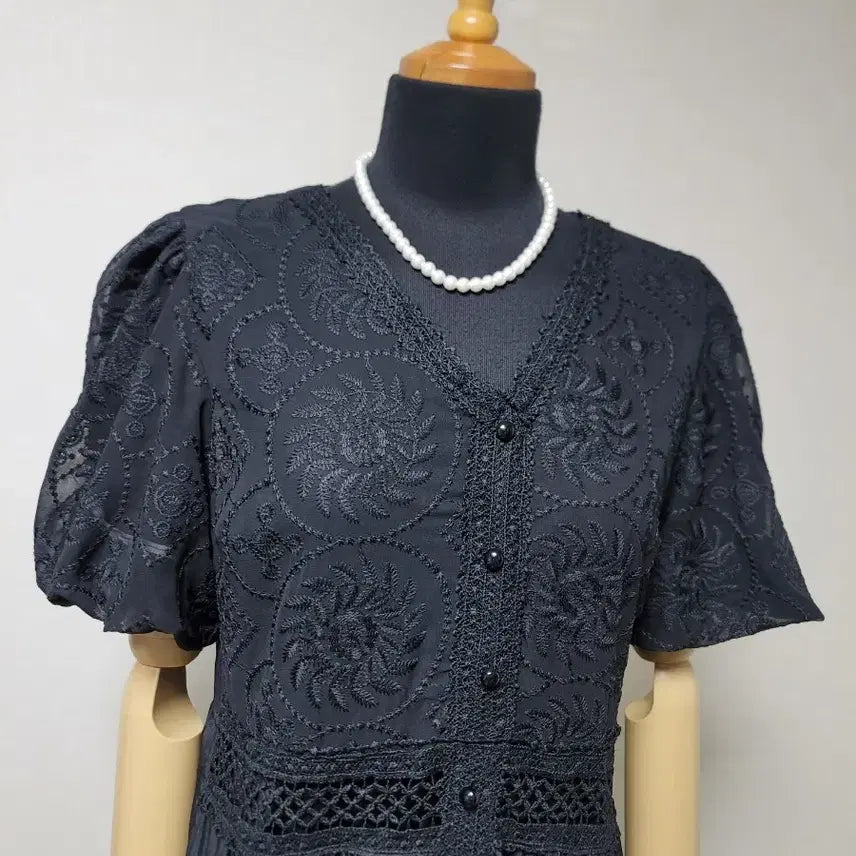 [BUNJANG] Soos Black Lace Puff Sleeve Long Dress / 수스원피스(새)