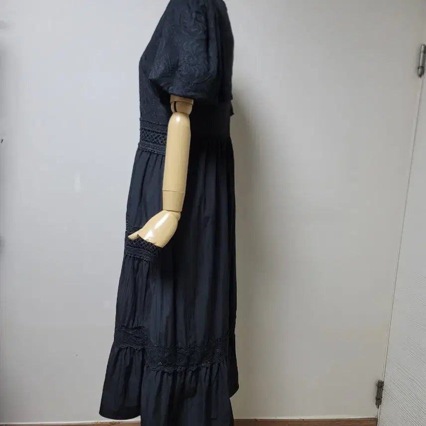 [BUNJANG] Soos Black Lace Puff Sleeve Long Dress / 수스원피스(새)