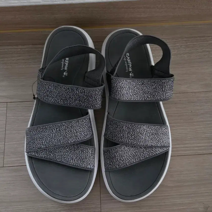 [BUNJANG] Bearpaw Sandals Size 235 / 베어파우 샌들 235