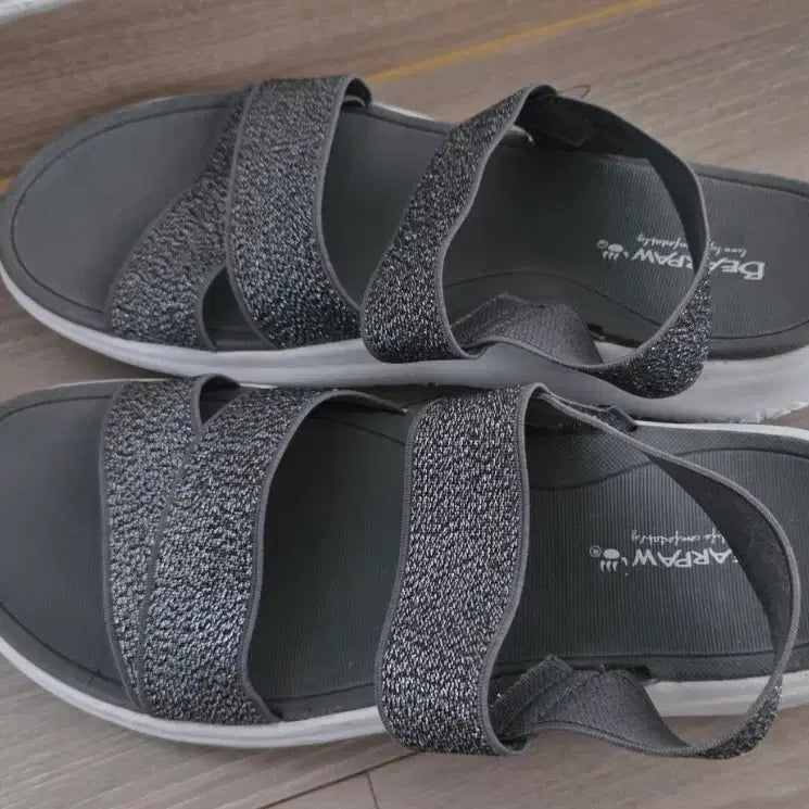 [BUNJANG] Bearpaw Sandals Size 235 / 베어파우 샌들 235