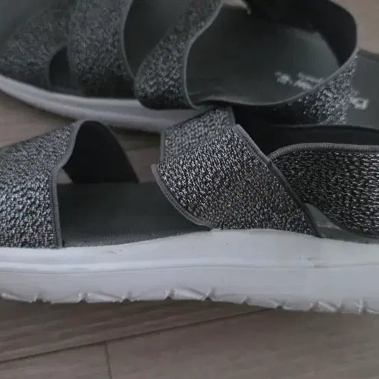 [BUNJANG] Bearpaw Sandals Size 235 / 베어파우 샌들 235